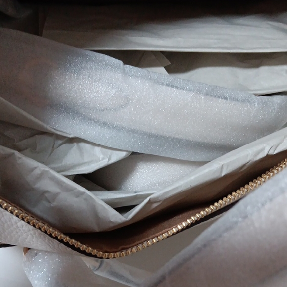 COACH KLEO Chalk Leather Tote with Gold Hardware - Picture 3 of 10